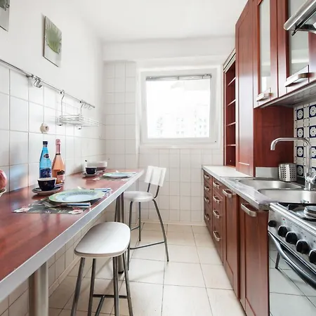 Apartman Room, Inflancka 19 Varsó