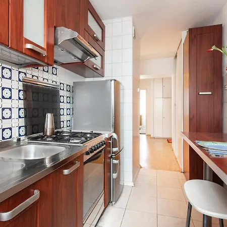 Room, Inflancka 19 Apartman Varsó