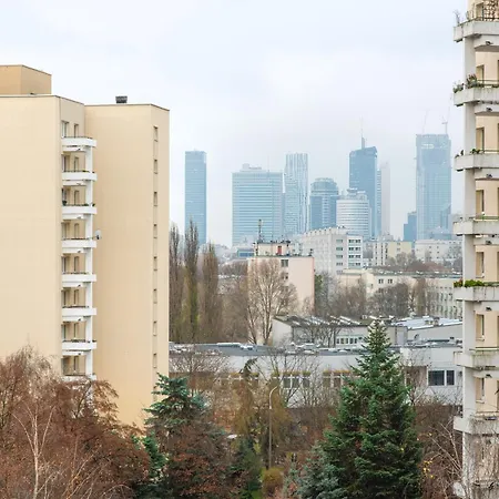 Room, Inflancka 19 Daire